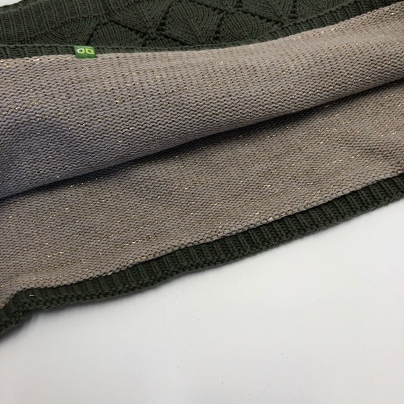 This is J Green Circle Scarf - Picture 4 of 4